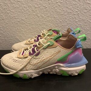 Size 8.5 - Nike React Vision Multi-Color W fossil